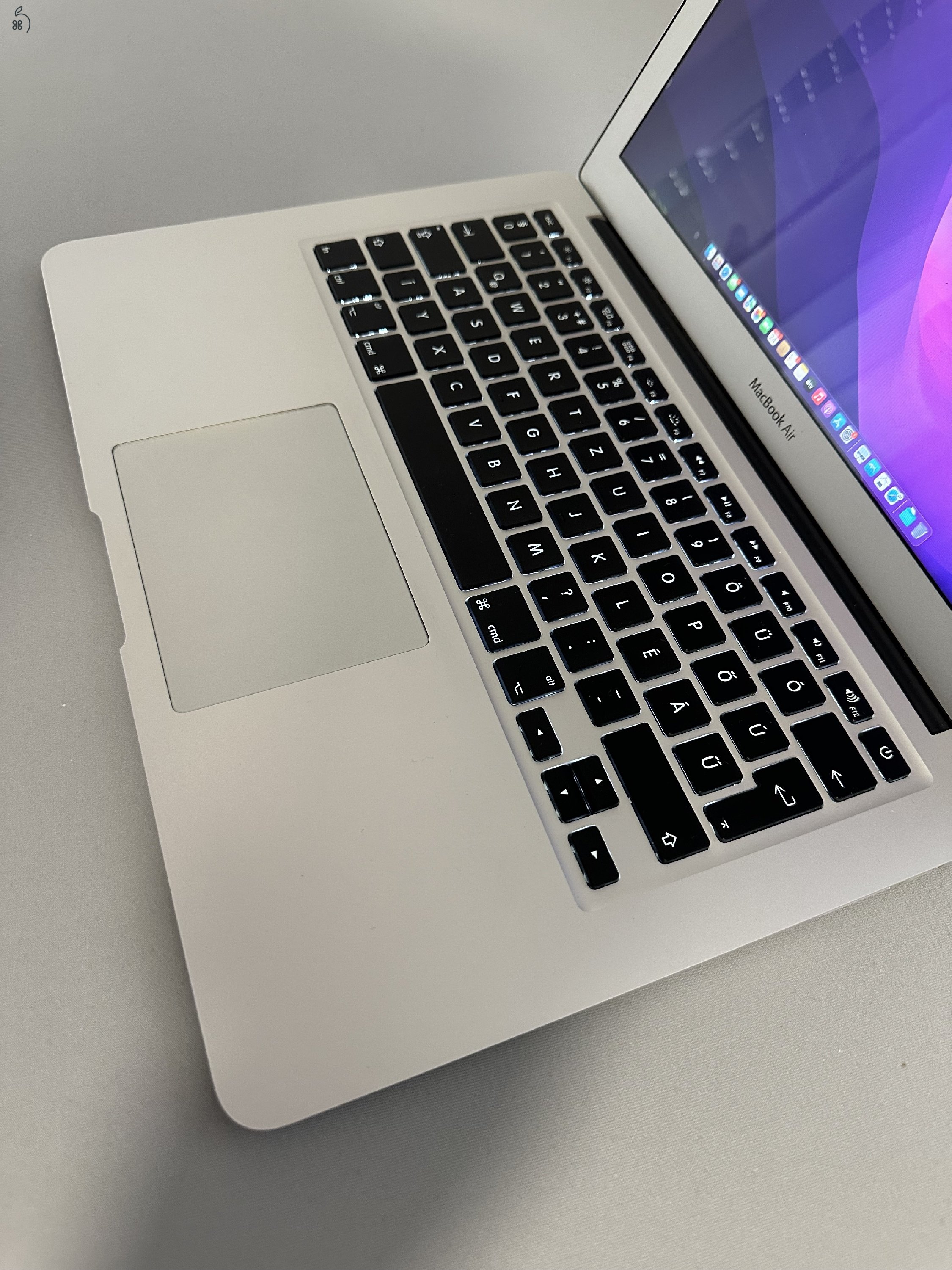 MacBook Air A1466 – 8GB RAM / 1.6GHz i5