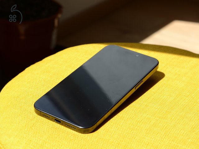 Szép állapotú iPhone 15 Pro Max