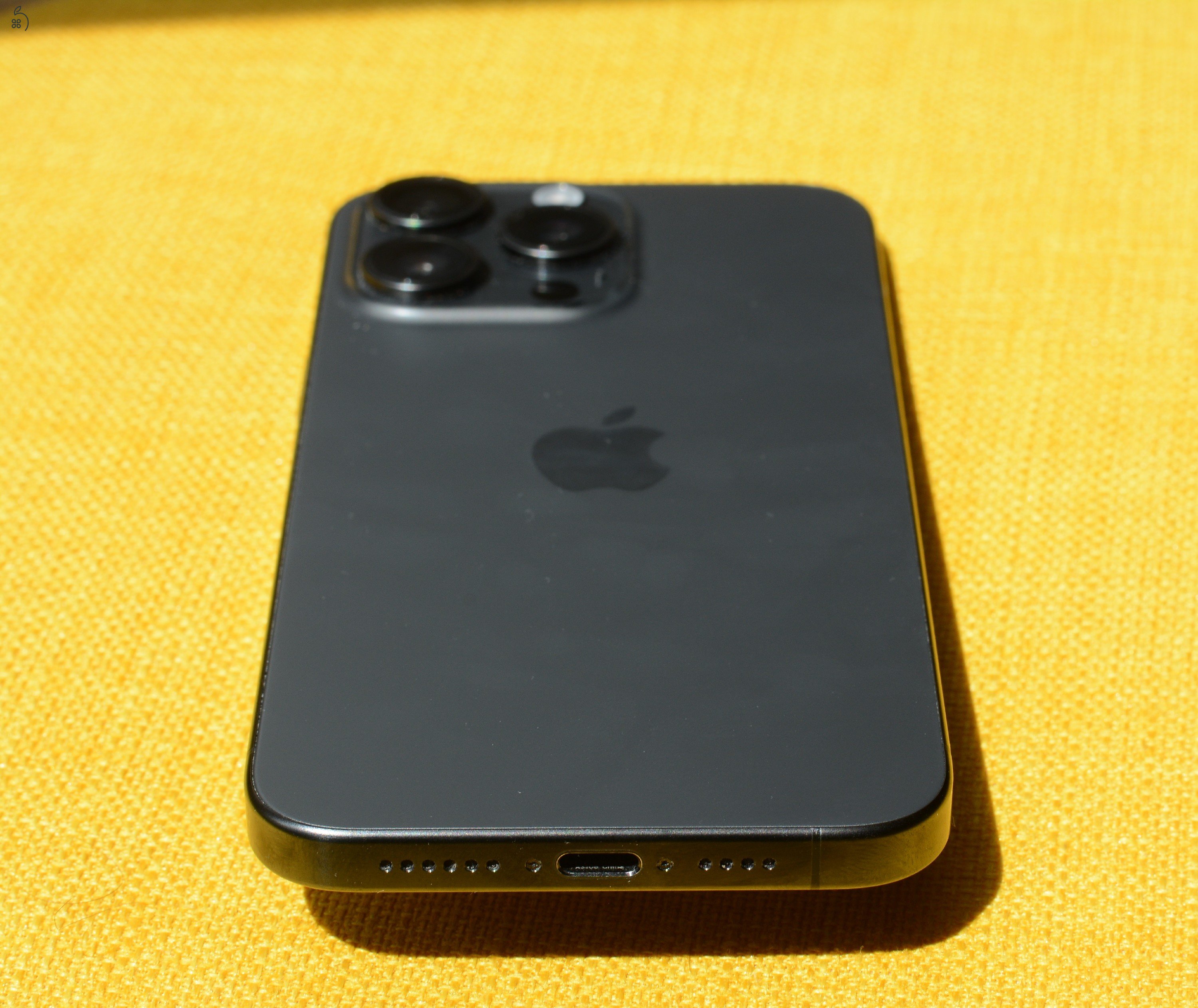 Szép állapotú iPhone 15 Pro Max