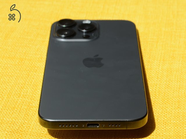 Szép állapotú iPhone 15 Pro Max