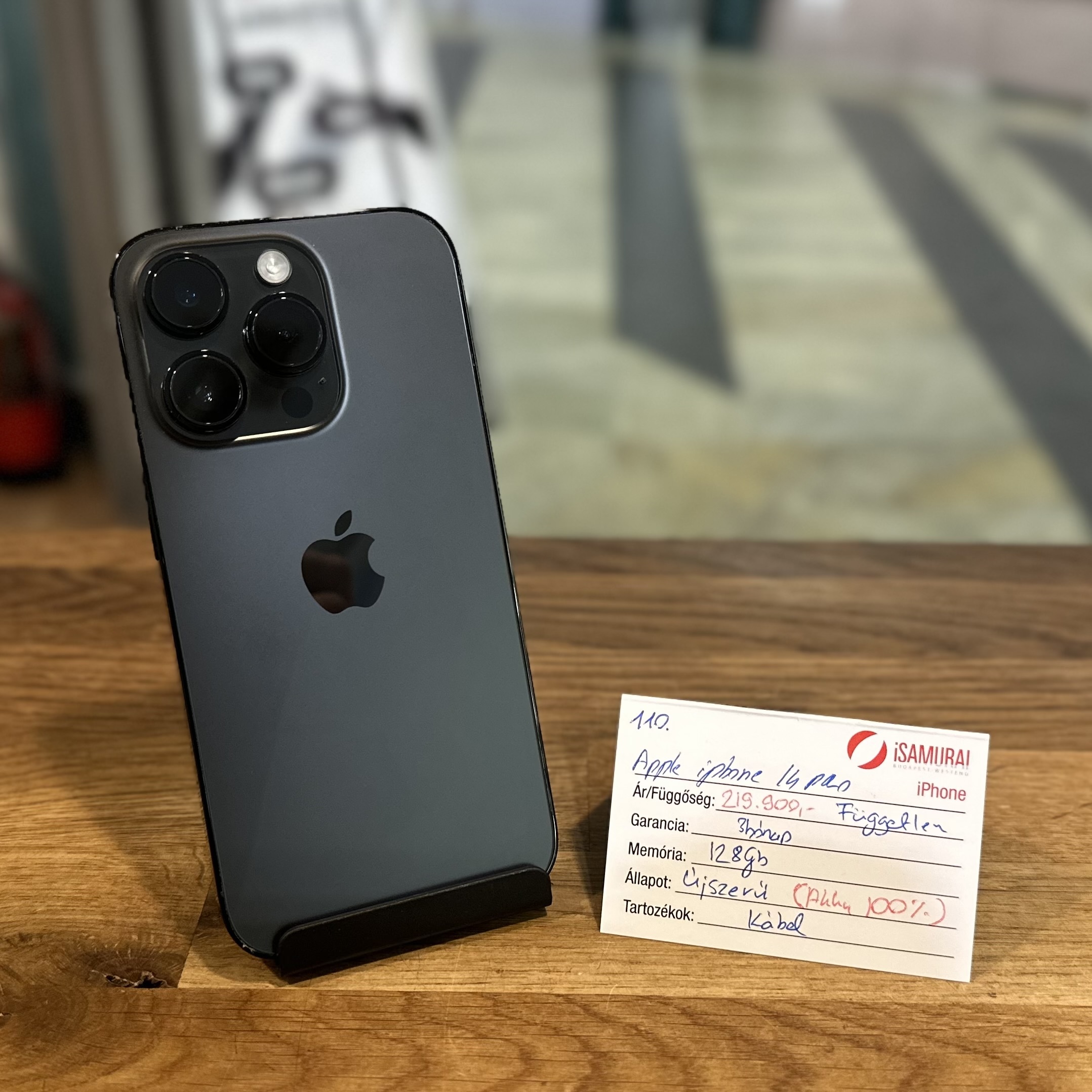 110. Apple iPhone 14 Pro - 128 GB - Space Black