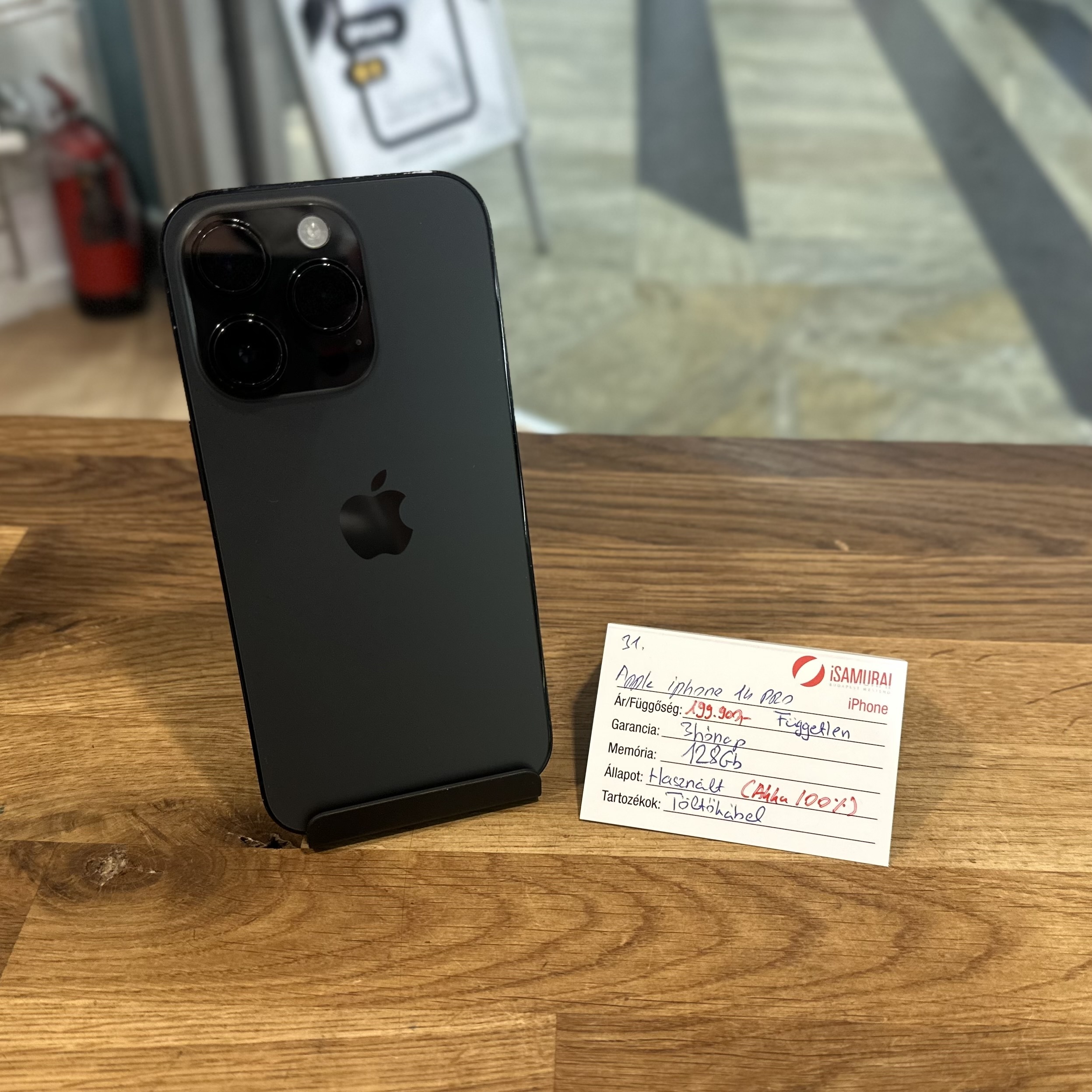 31. Apple iPhone 14 Pro - 128 GB - Space Black-Akku 100%