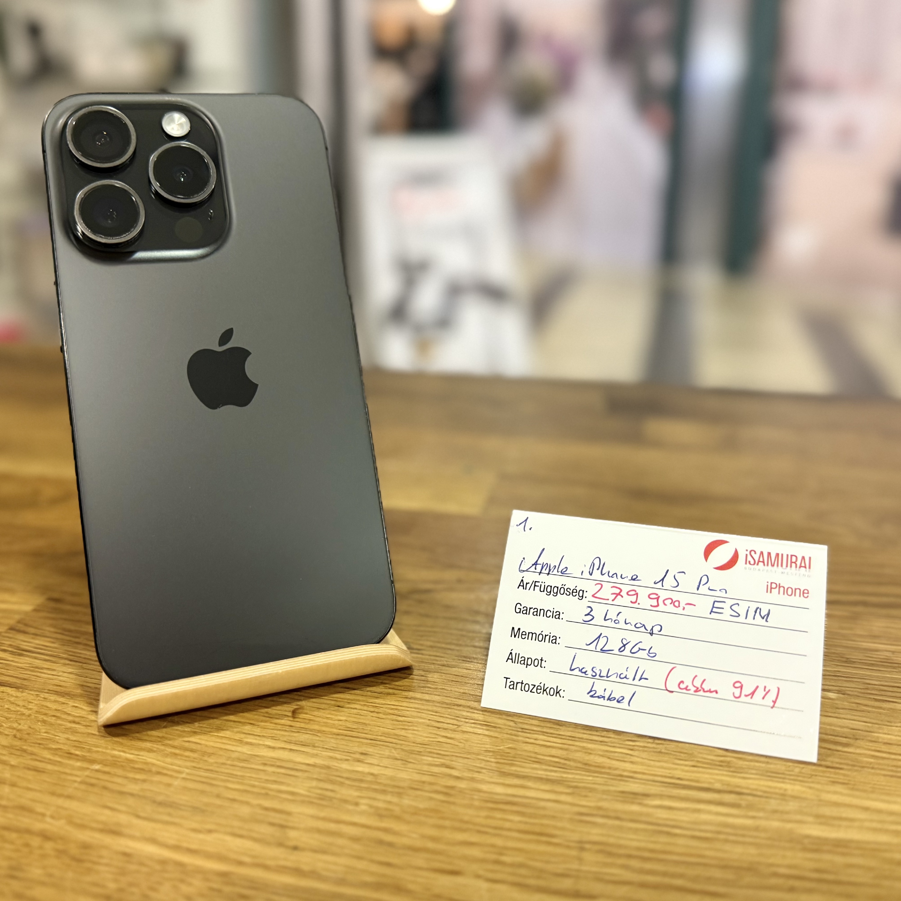 1. Apple iPhone 15 Pro - 128 GB - Black Titán - ESIM