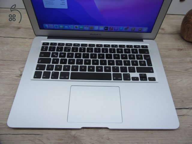Apple Macbook Air 13 - 2015 - Használt, újszerű állapot - 112 töltési ciklus