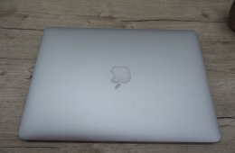 Apple Macbook Air 13 - 2015 - Használt, újszerű állapot - 112 töltési ciklus