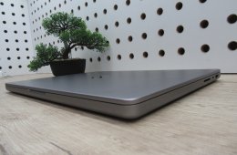  Apple Macbook Pro 14 M1 - 2021 - Használt, szép állapot - 1 Tb SSD 