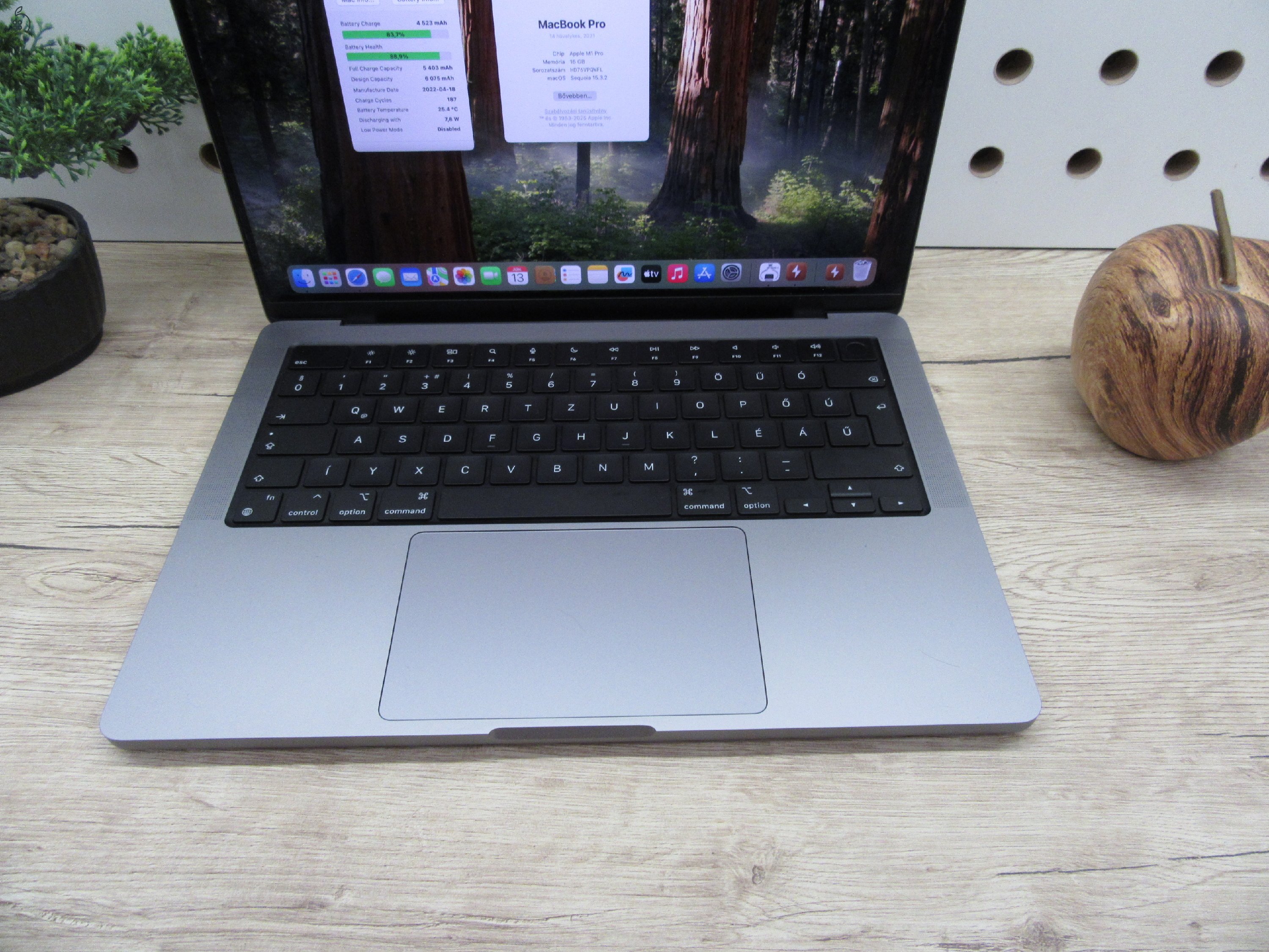  Apple Macbook Pro 14 M1 - 2021 - Használt, szép állapot - 1 Tb SSD 