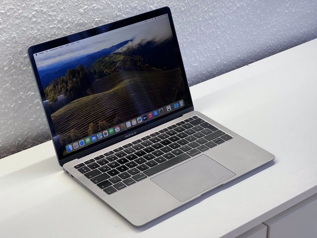 Hibátlan MacBook Air 2019 13 128GB 2 ÉV Garanciával Számlával