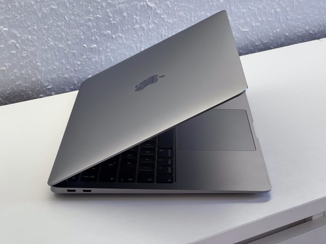Hibátlan MacBook Air 2019 13 128GB 2 ÉV Garanciával Számlával