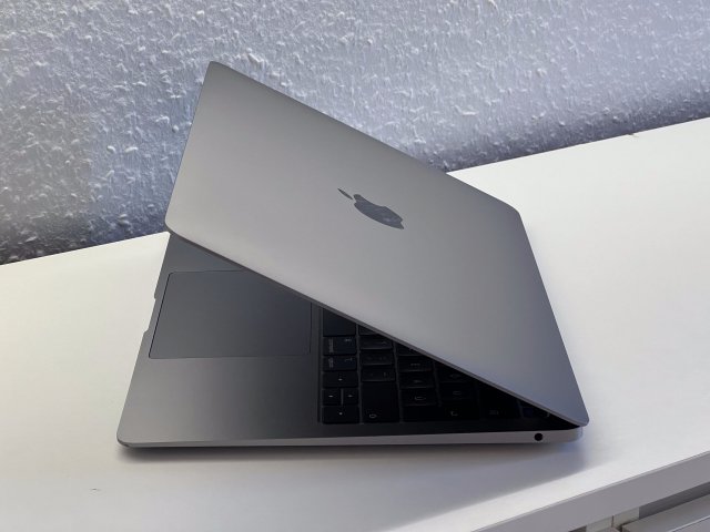 Hibátlan MacBook Air 2019 13 128GB 2 ÉV Garanciával Számlával