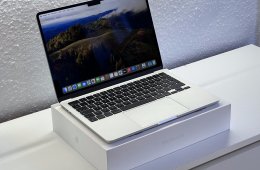 MacBook Air 2022 13 M2 256GB 2 ÉV Garanciával Számlával Aksi 100%