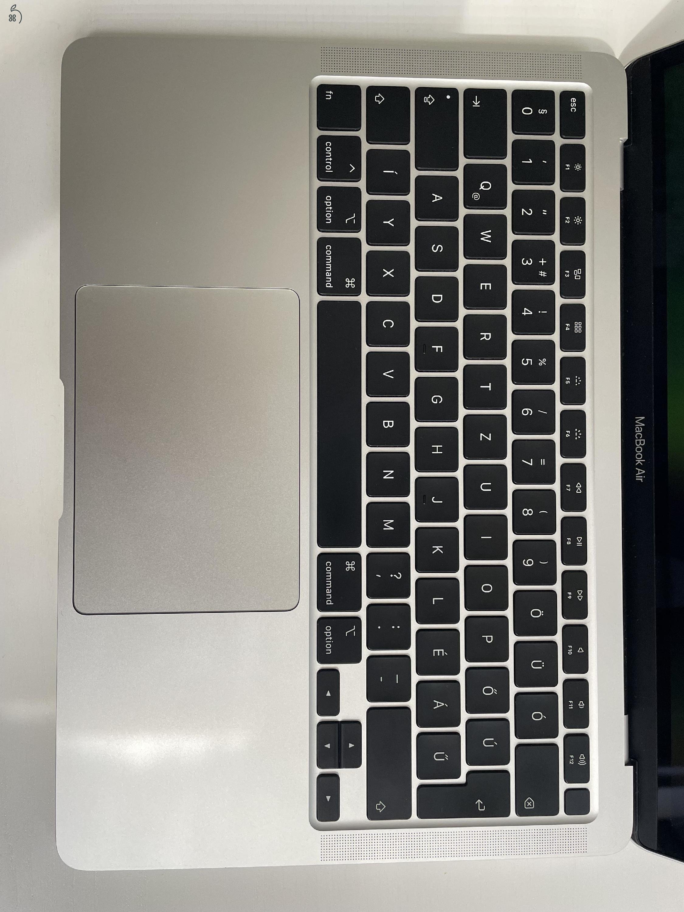 MacBook Air 13 early 2020 i5 16GB RAM 512GB SSD