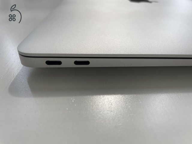 MacBook Air 13 early 2020 i5 16GB RAM 512GB SSD