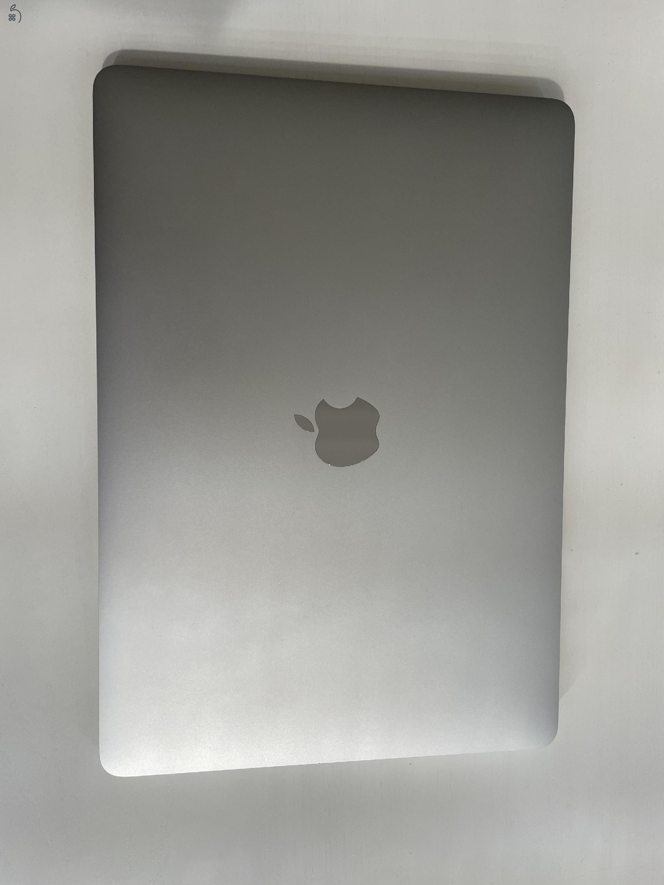 MacBook Air 13 early 2020 i5 16GB RAM 512GB SSD