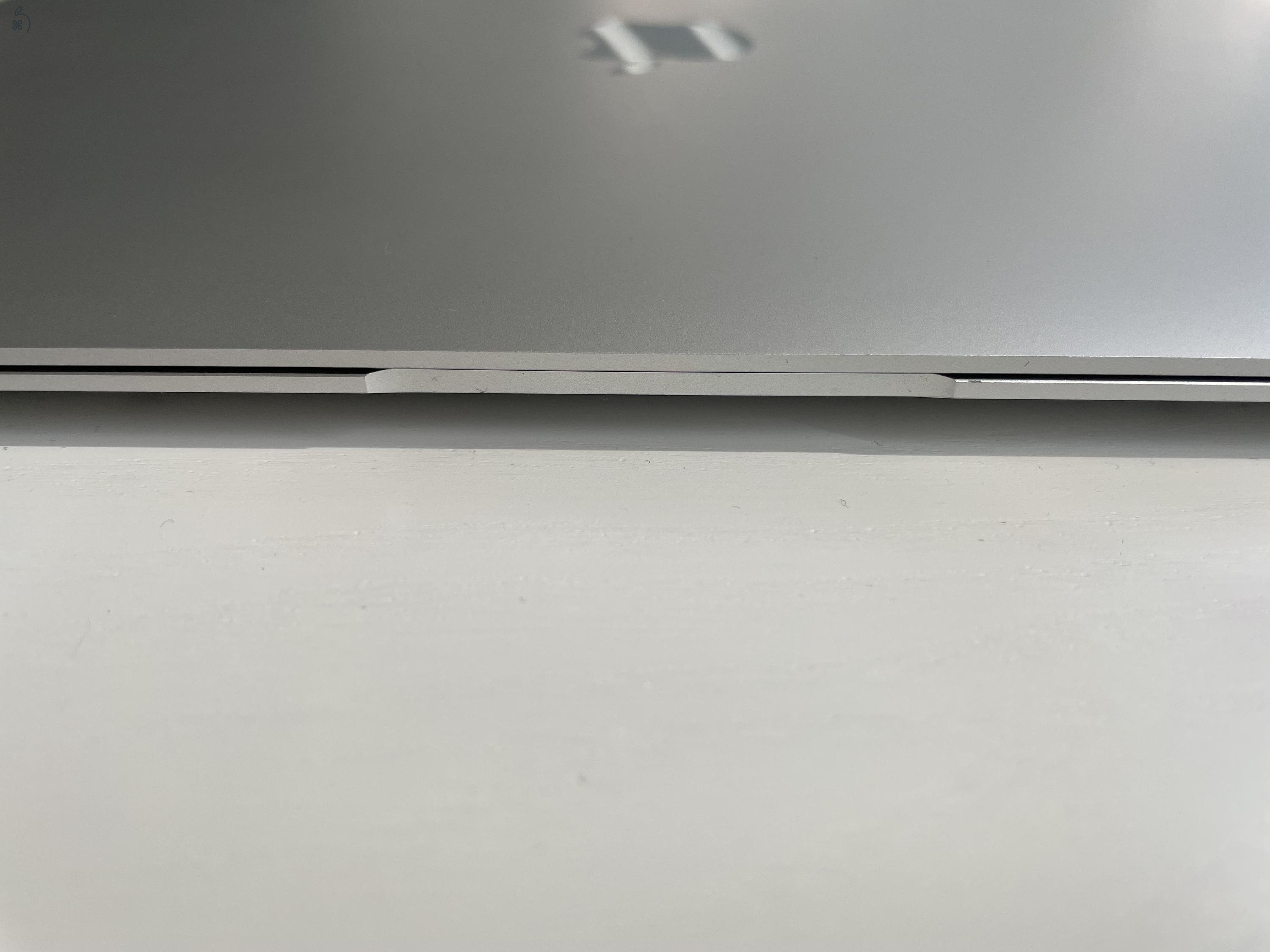 MacBook Air 13 early 2020 i5 16GB RAM 512GB SSD