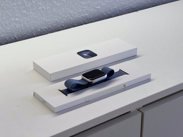 Apple Watch S9 Silver CEL 45MM 2 ÉV Garanciával Számlával Aksi 99%
