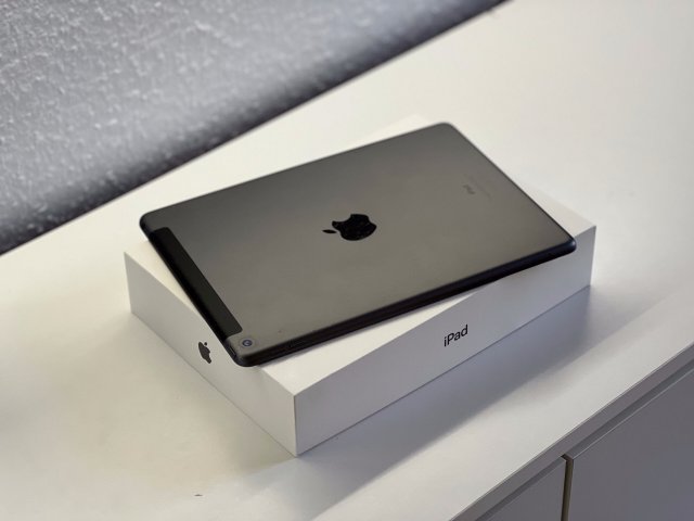 iPad 9th Generáció Space Gray CEL 64GB 2 Év Garanciával Számlával