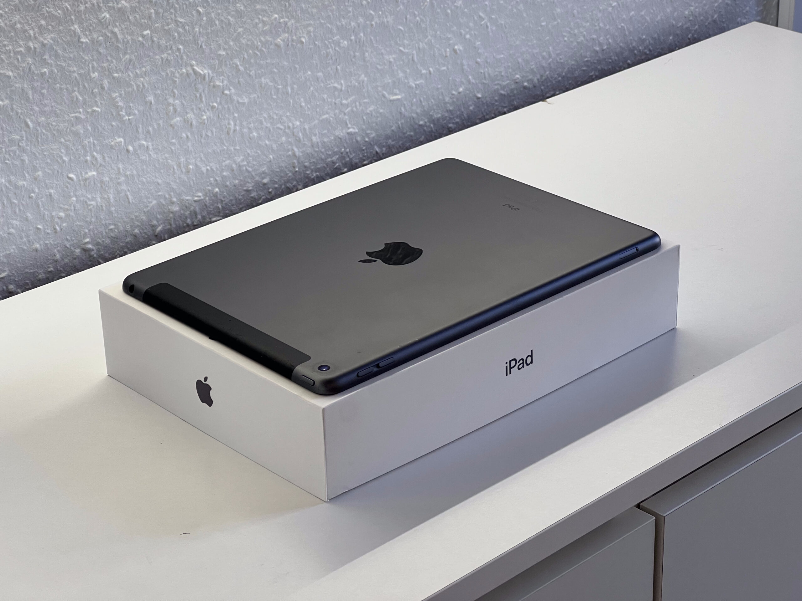 iPad 9th Generáció Space Gray CEL 64GB 2 Év Garanciával Számlával