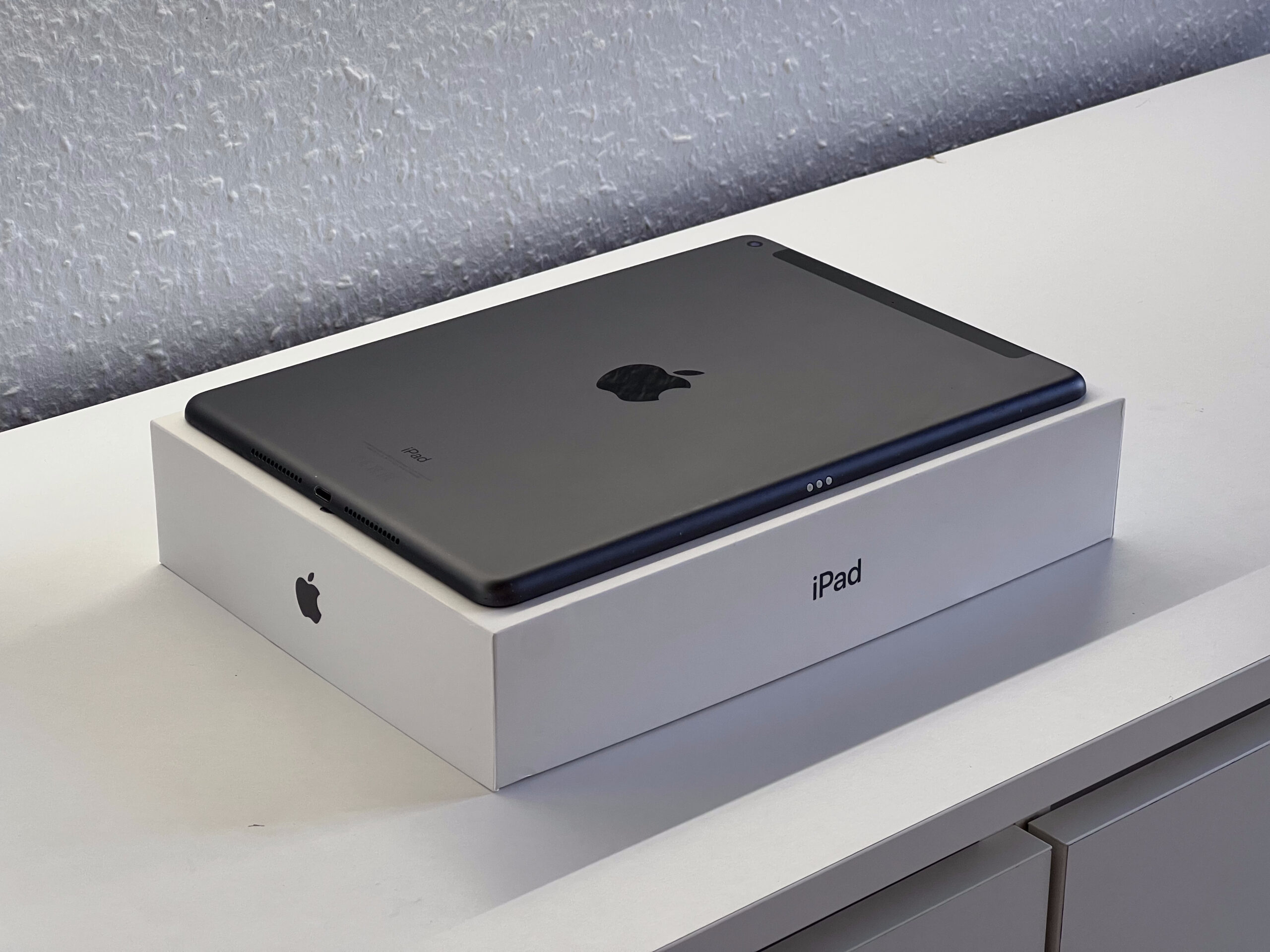 iPad 9th Generáció Space Gray CEL 64GB 2 Év Garanciával Számlával