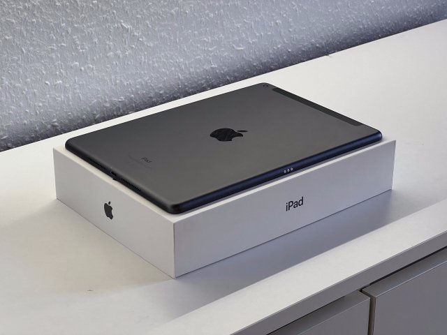 iPad 9th Generáció Space Gray CEL 64GB 2 Év Garanciával Számlával