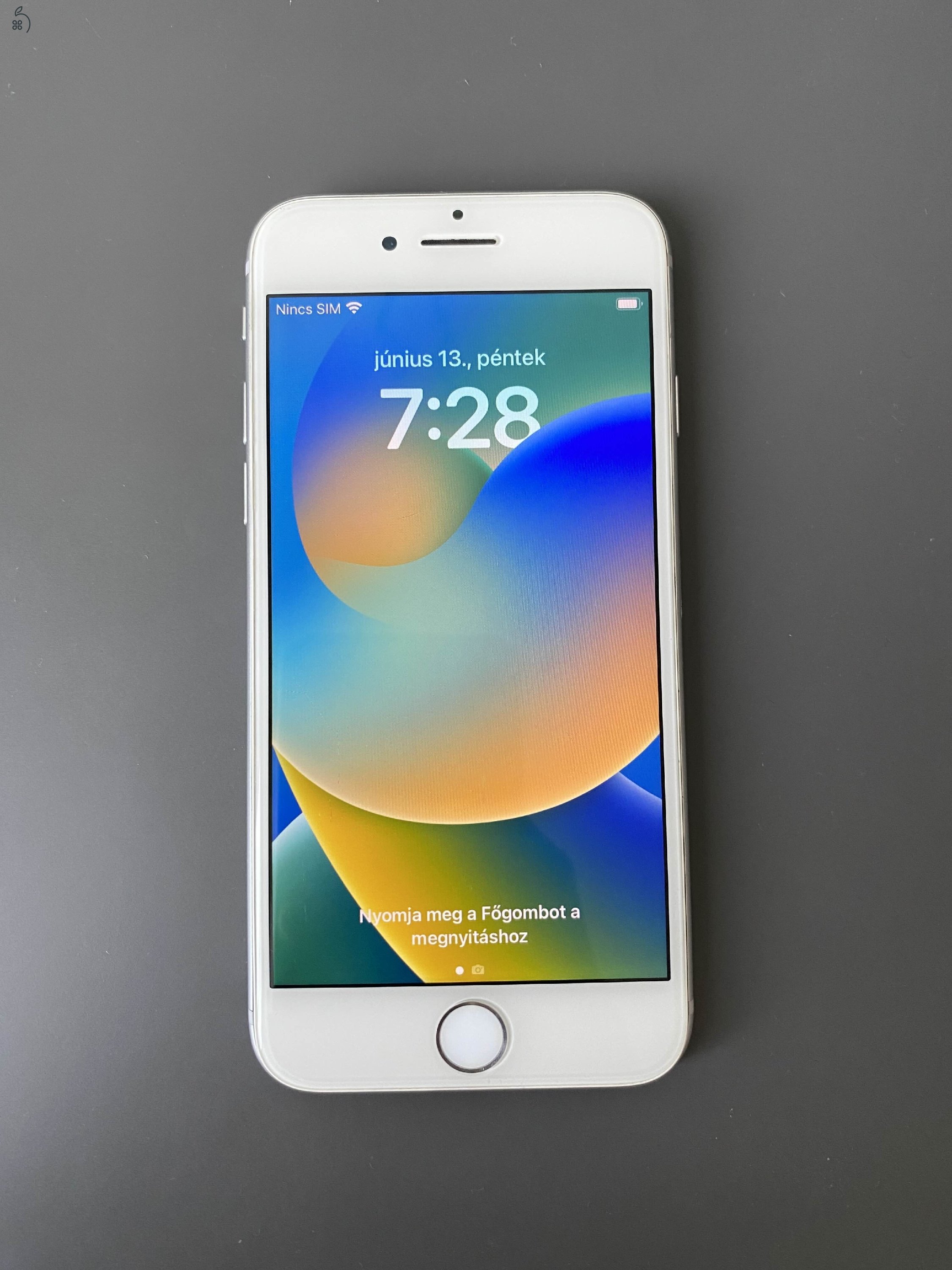 Eladó iPhone 8 64GB Ezüst