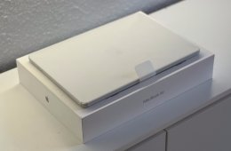Új, Aktiválatlan MacBook Air 2025 15 M4 256GB 2 ÉV Garanciával Számlával Aksi 100%