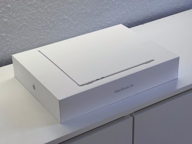 Új, Aktiválatlan MacBook Air 2025 15 M4 256GB 2 ÉV Garanciával Számlával Aksi 100%