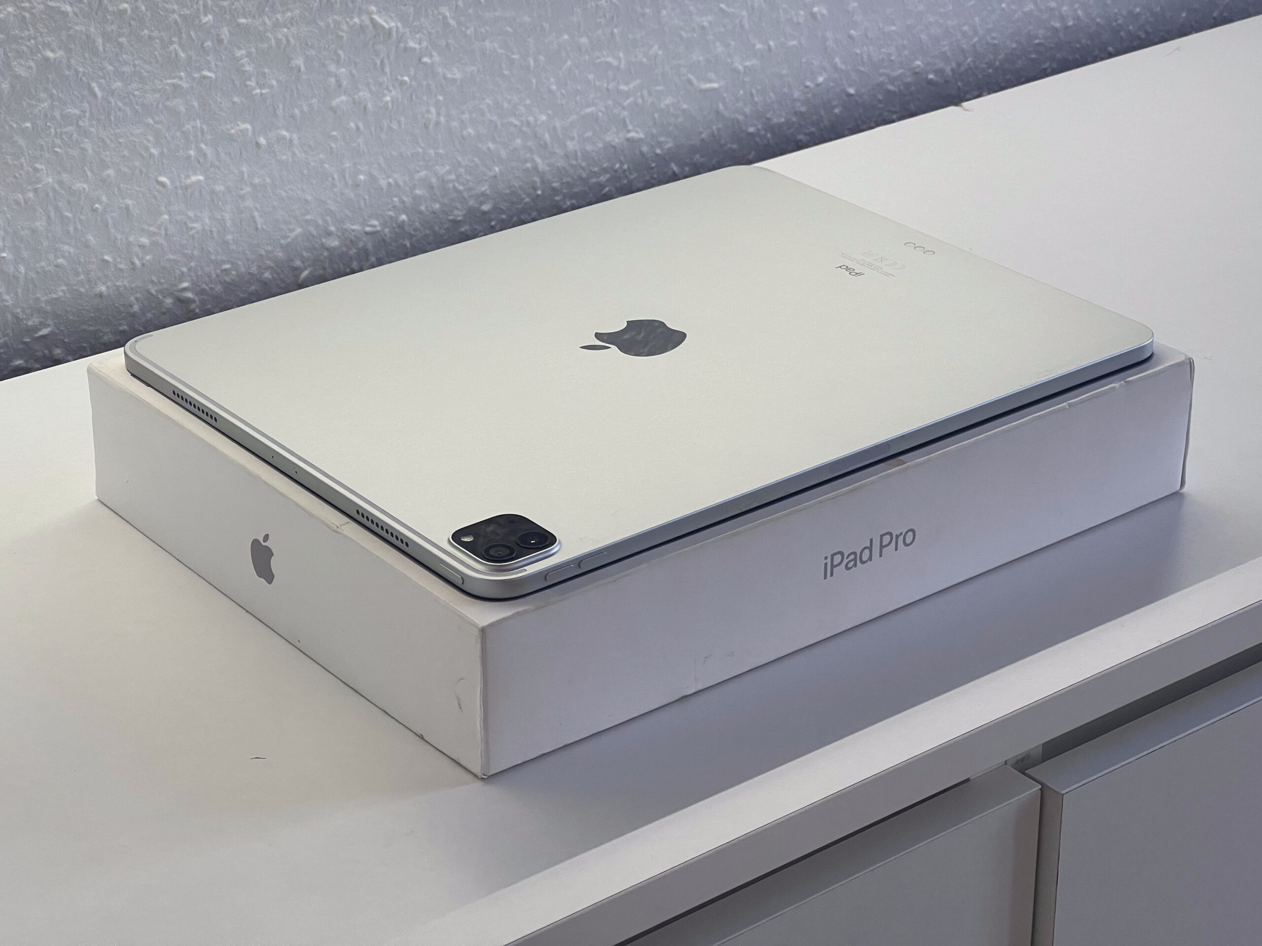 Hibátlan iPad Pro 5th Generáció Silver 12,9 128GB 2 Év Garanciával Számlával Aksi 94%