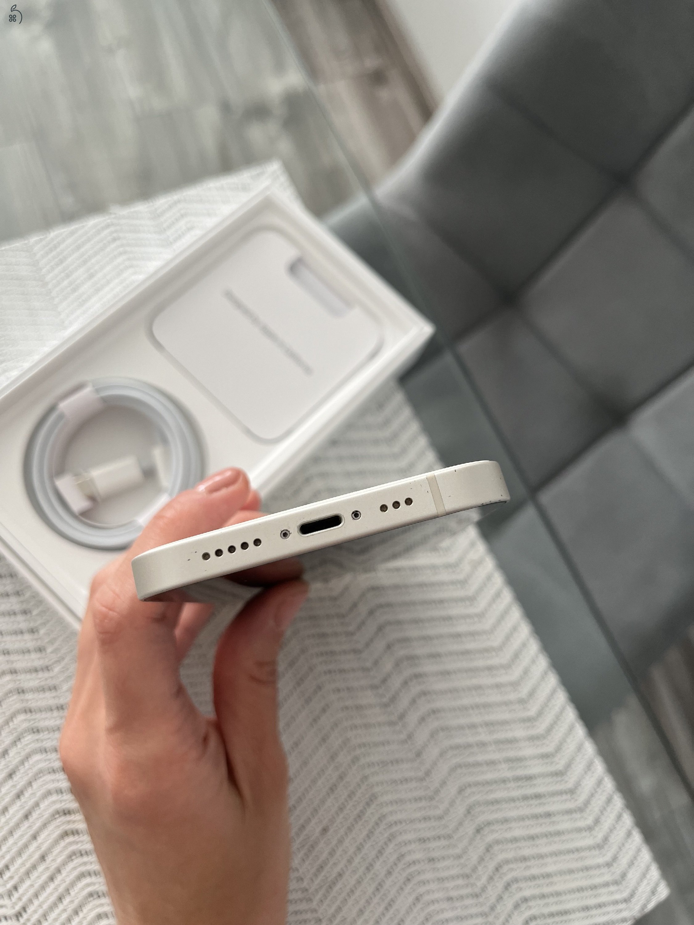 iPhone 14 – 128 GB – Starlight – Újszerű állapot – FÜGGETLEN