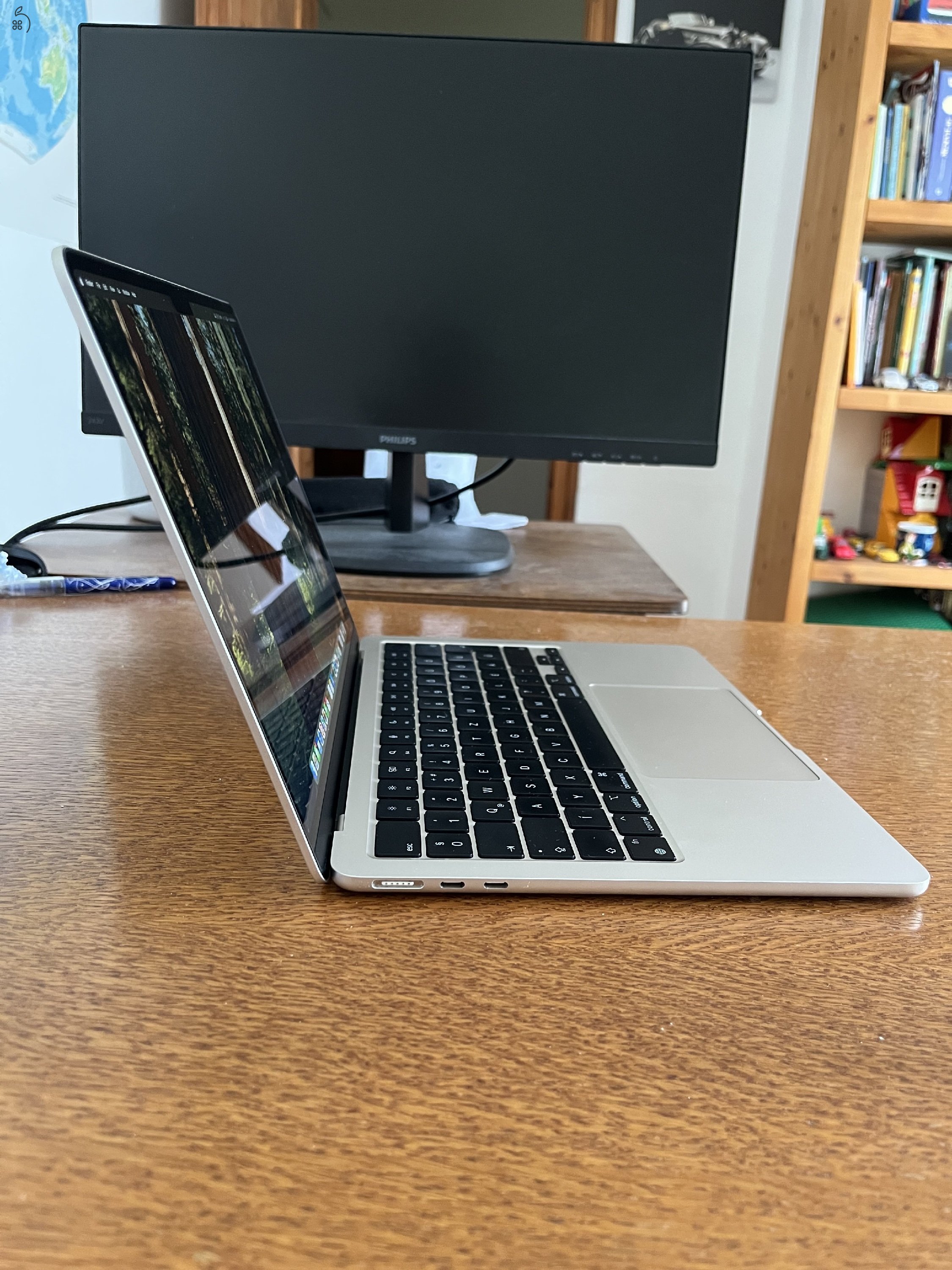 MacBook Air M2 Stralight
