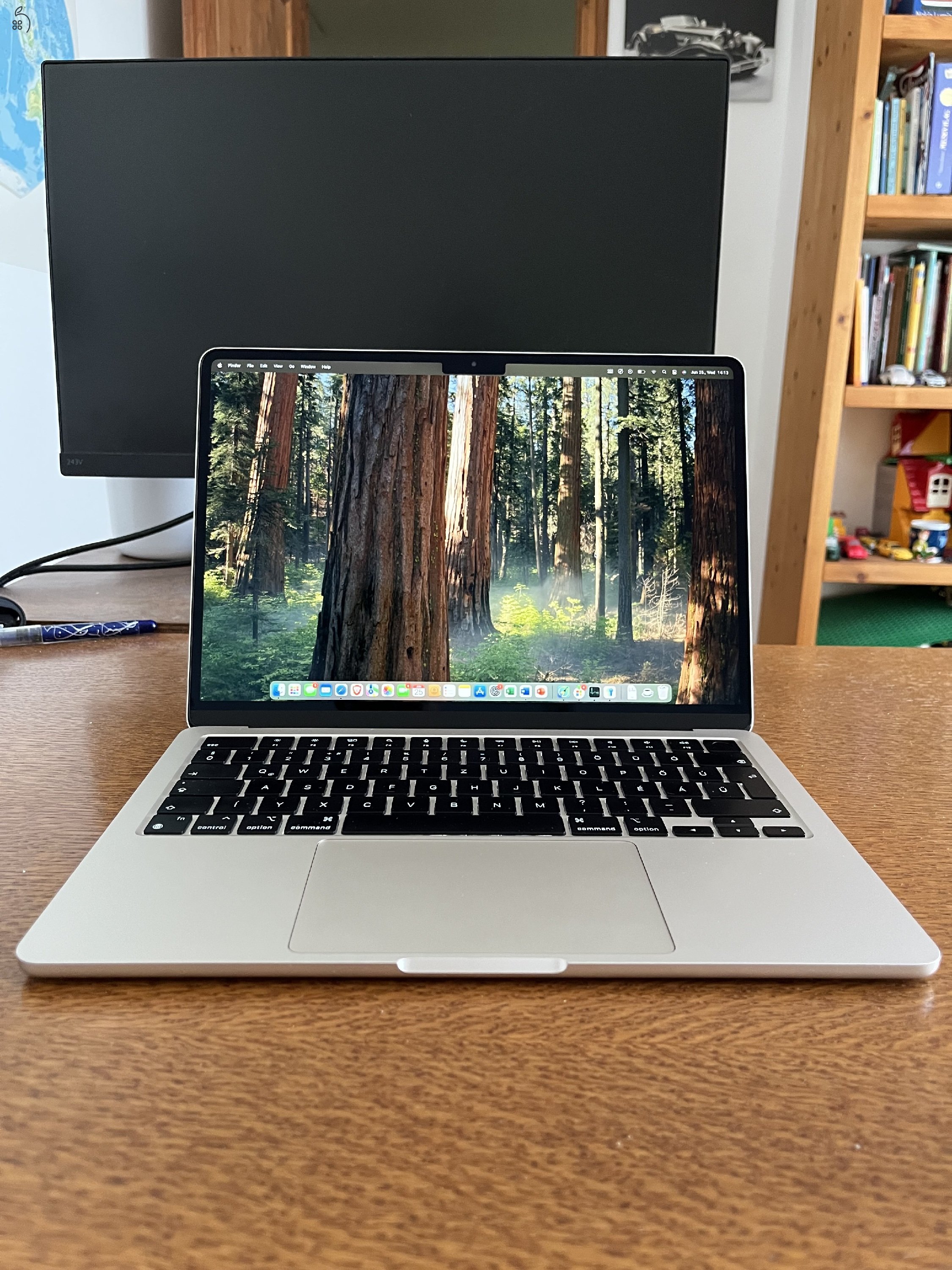 MacBook Air M2 Stralight