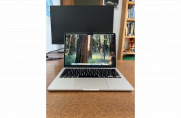 MacBook Air M2 Stralight