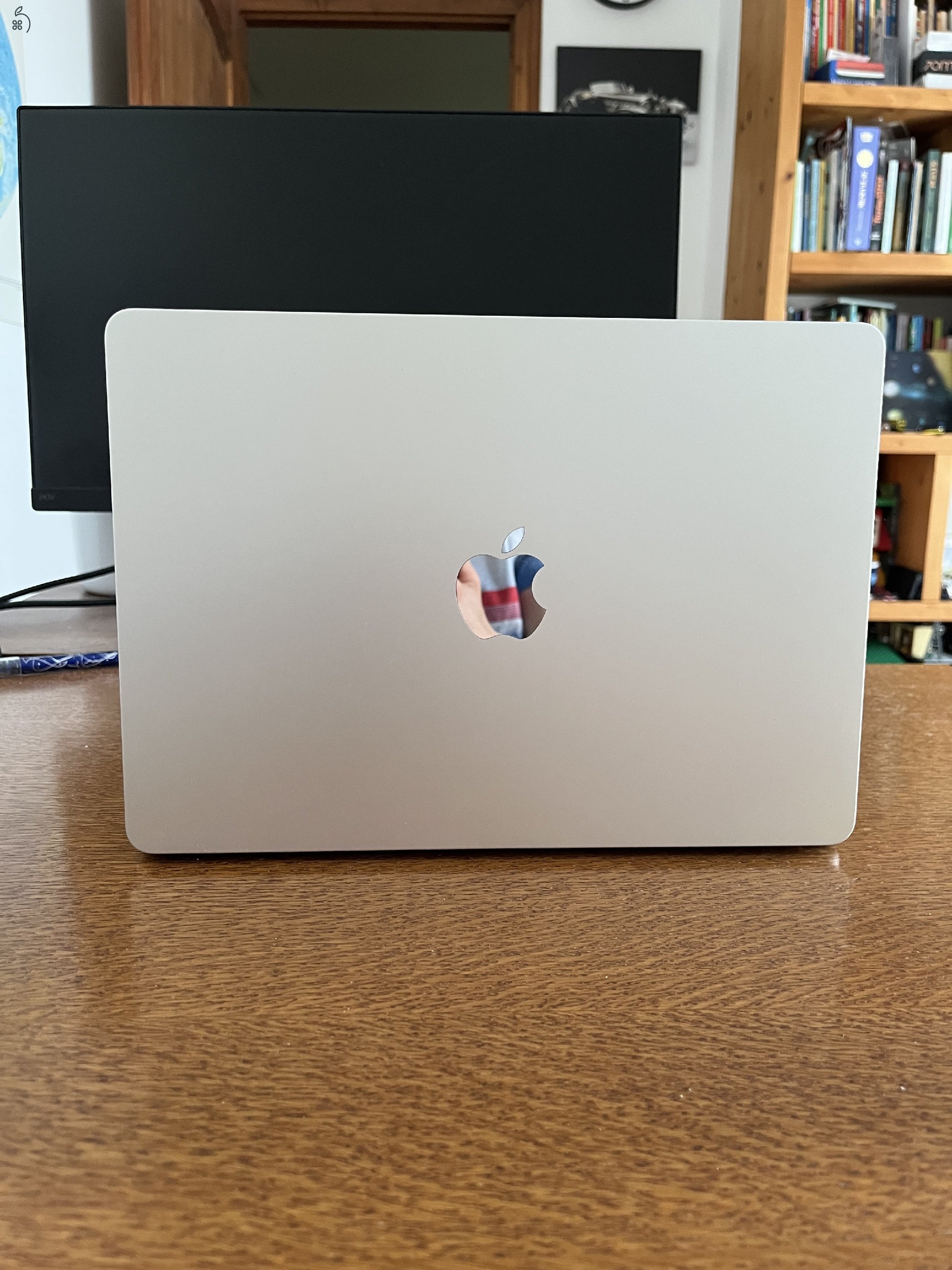 MacBook Air M2 Stralight