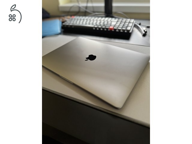 2022 Macbook pro M2 8/256