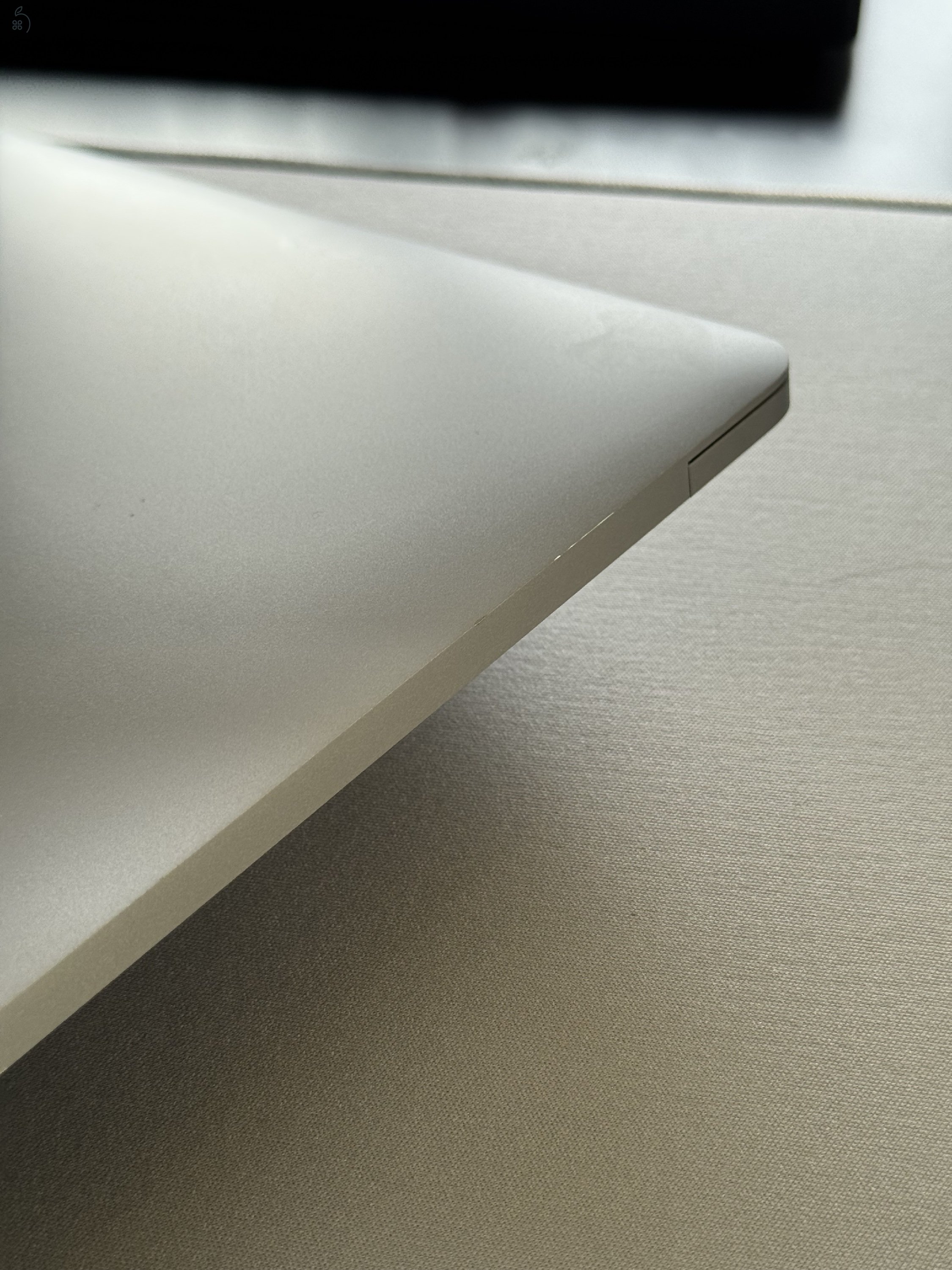 2022 Macbook pro M2 8/256
