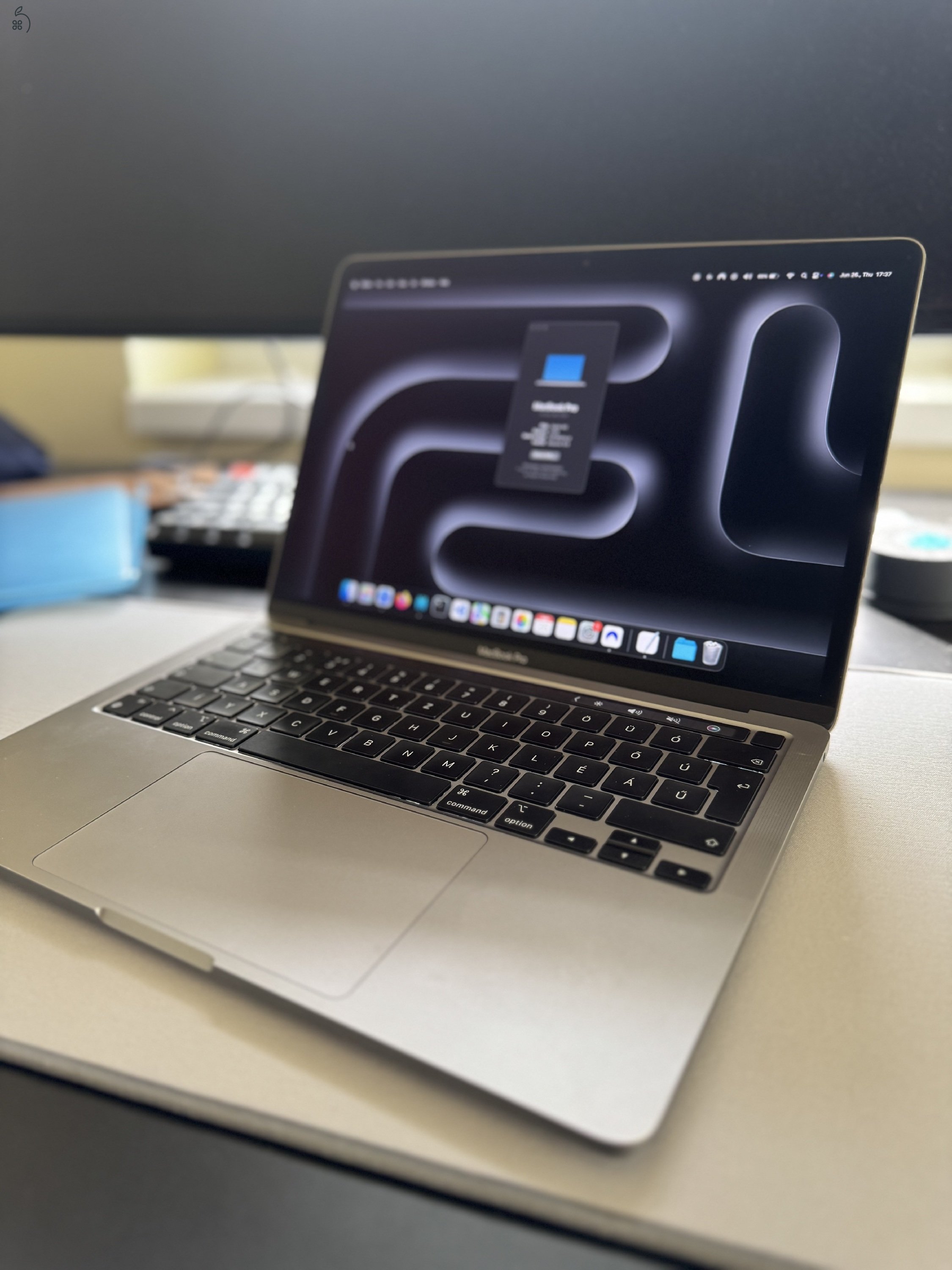 2022 Macbook pro M2 8/256