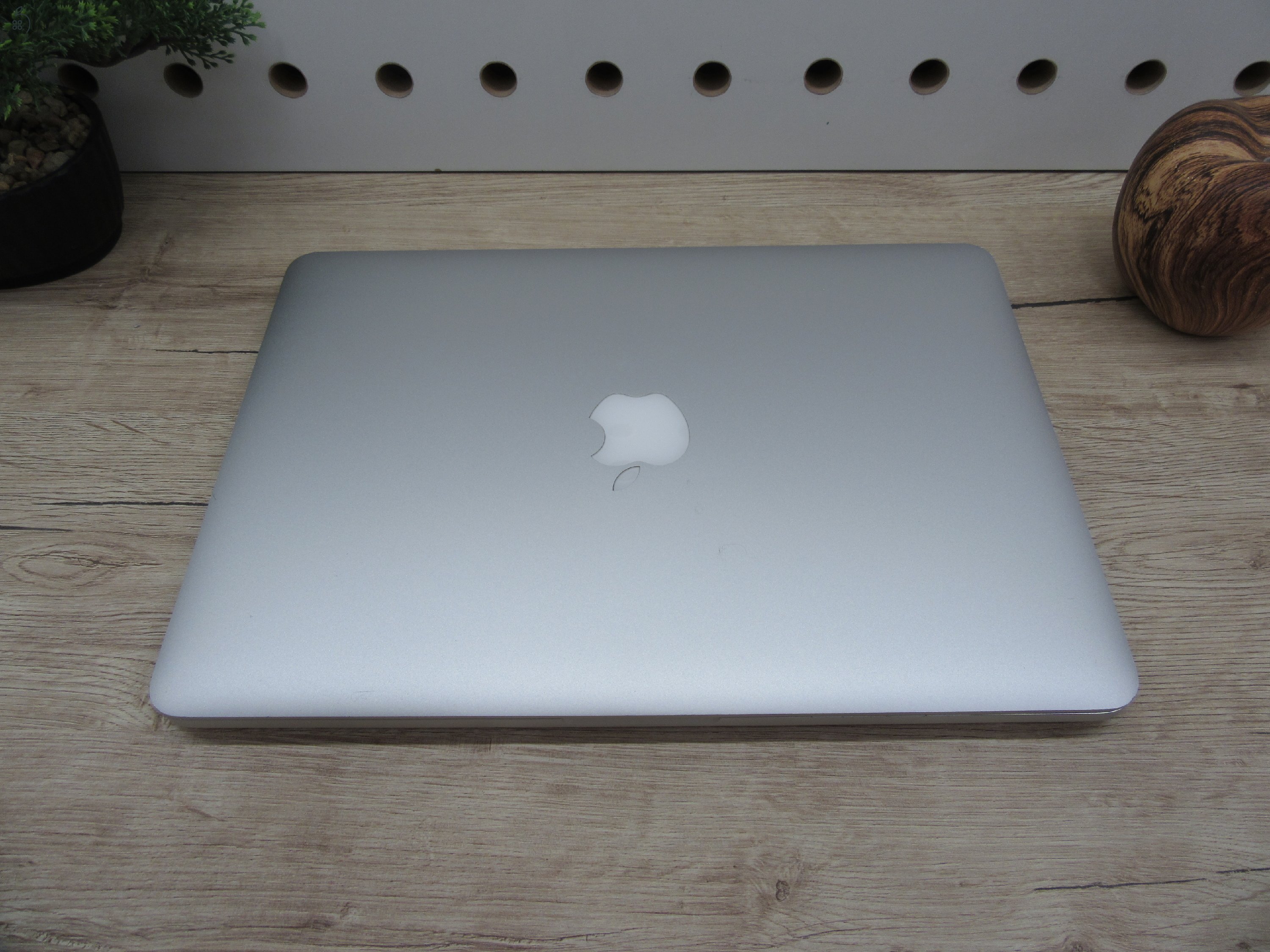 Apple Retina Macbook Pro 13 - 2015 Early - Használt, szép állapot- 1 TB SSD