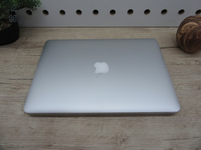 Apple Retina Macbook Pro 13 - 2015 Early - Használt, szép állapot- 1 TB SSD