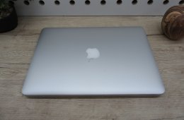 Apple Retina Macbook Pro 13 - 2015 Early - Használt, szép állapot- 1 TB SSD