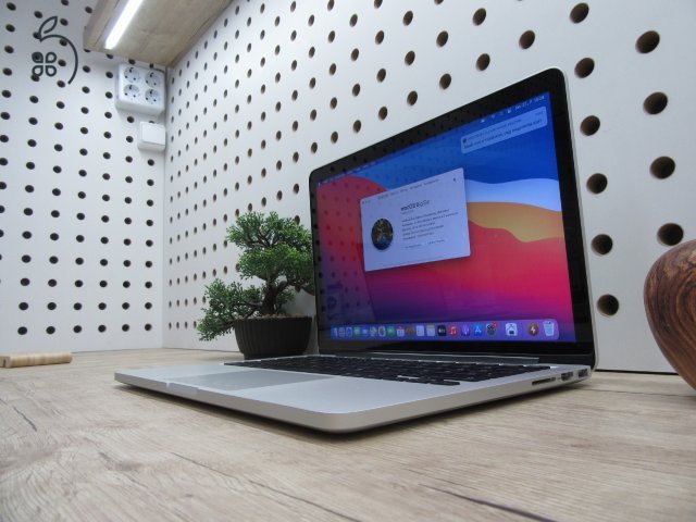 Apple Retina Macbook Pro 13 - 2015 Early - Használt, szép állapot- 1 TB SSD