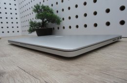 Apple Retina Macbook Pro 13 - 2015 Early - Használt, szép állapot- 1 TB SSD