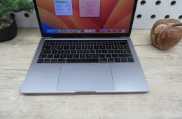 Apple Retina Macbook Pro 13 Touchbar - 2017 - Használt, karcmentes - 16 Gb RAM - 500 GB SSD