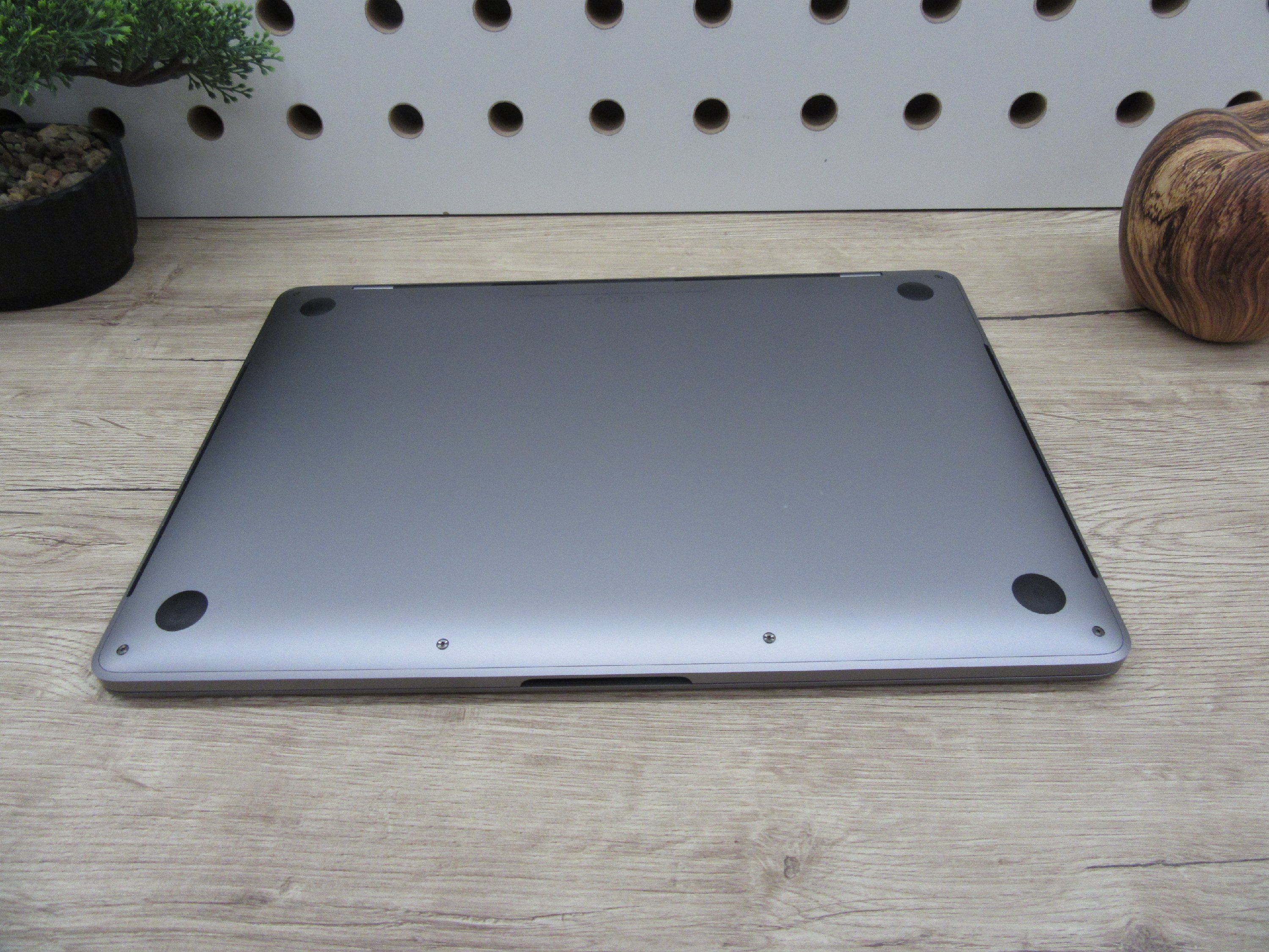 Apple Retina Macbook Pro 13 Touchbar - 2017 - Használt, karcmentes - 16 Gb RAM - 500 GB SSD
