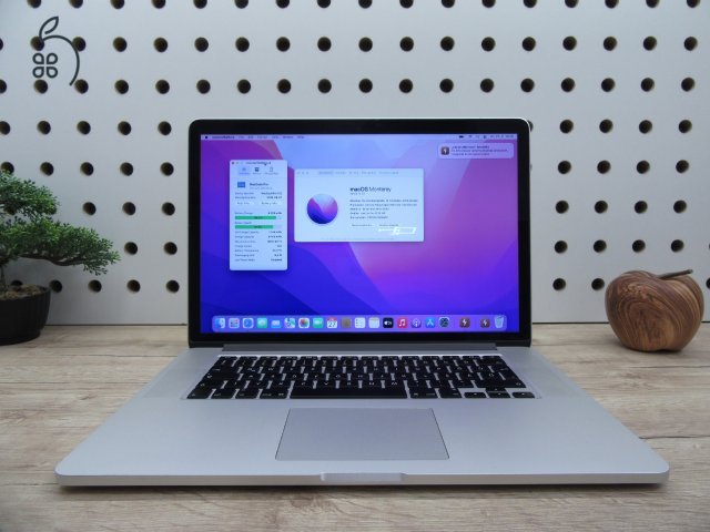 Apple Retina Macbook Pro 15 - 2015 Mid - Használt, karcmentes - AMD Radeon R9