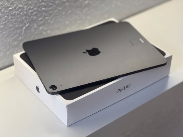 iPad Air 5th Generáció Space Gray 64GB 2 Év Garanciával Számlával