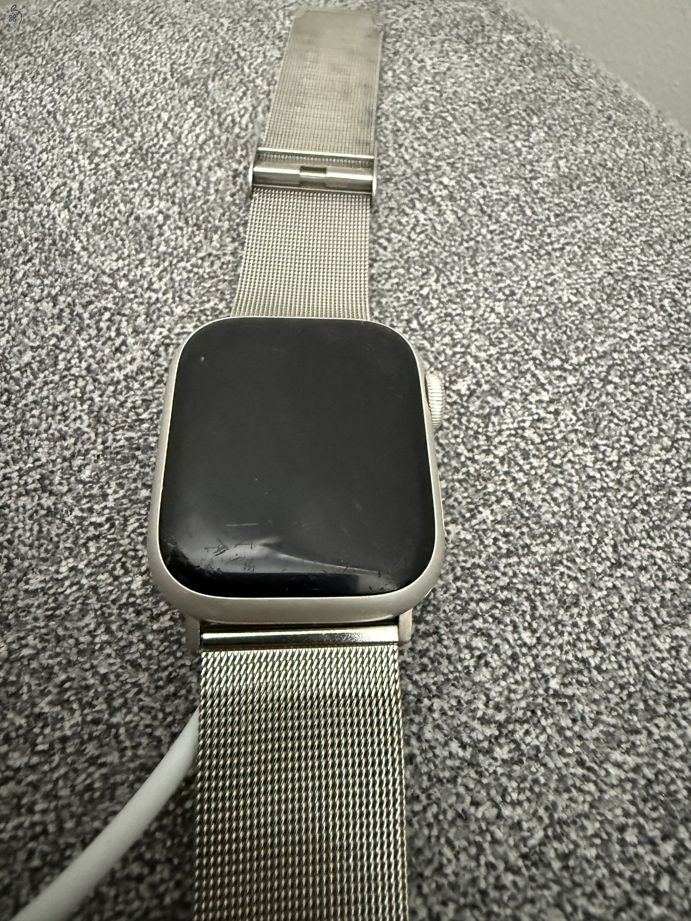 Eladó Apple Watch Series 7 (41 mm)