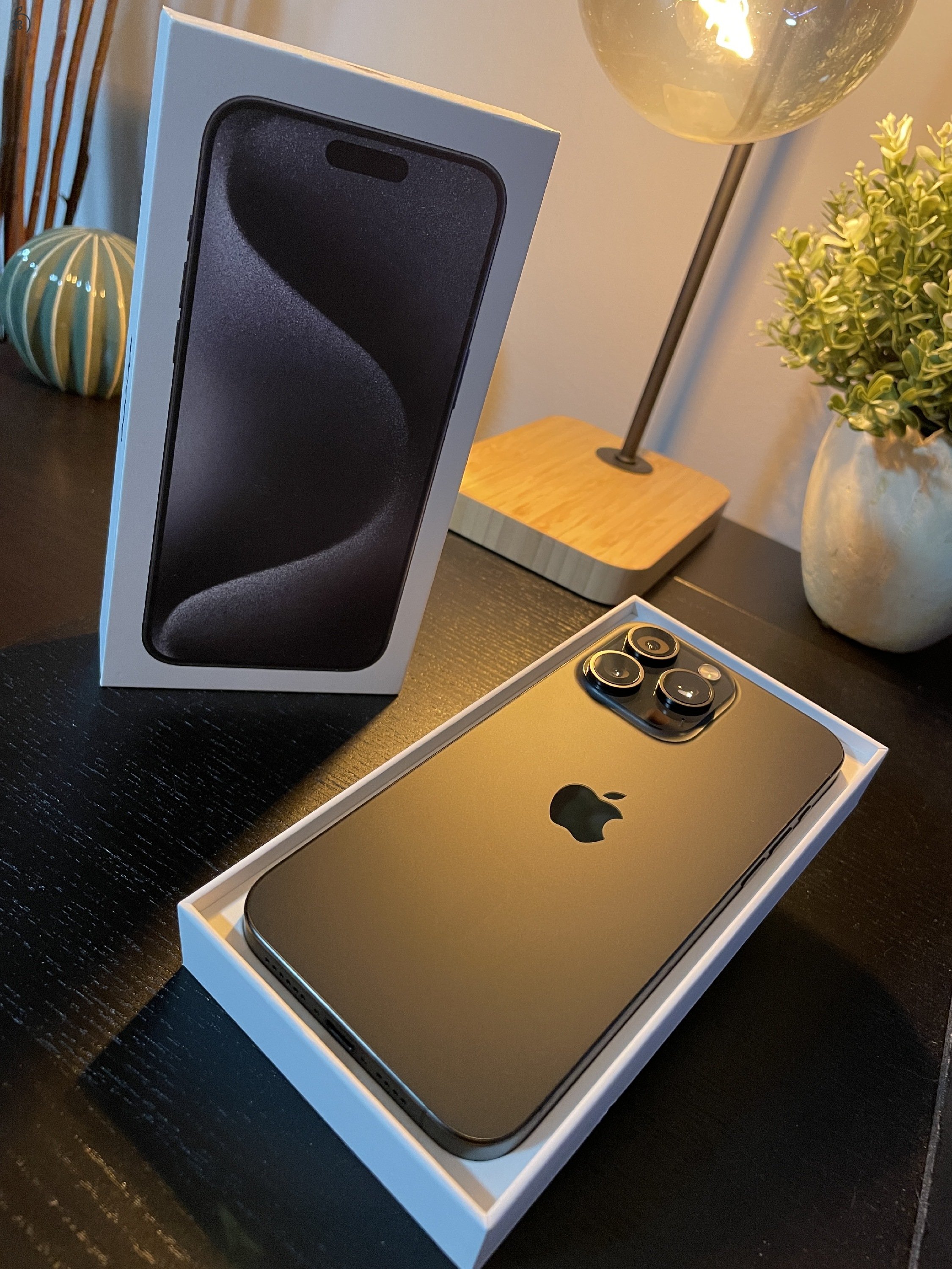 Apple iPhone 15 Pro Max 256GB Fekete Titán