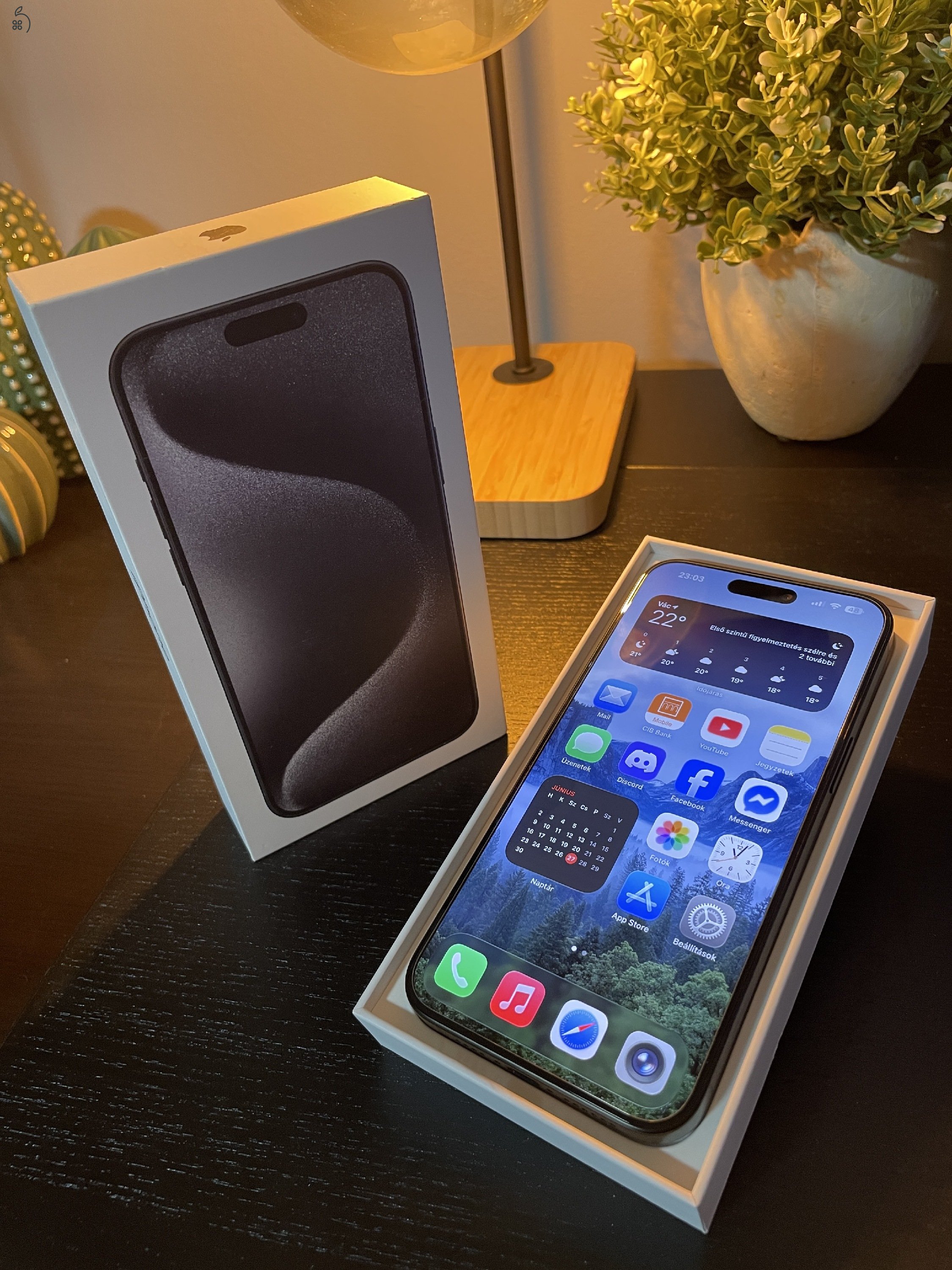 Apple iPhone 15 Pro Max 256GB Fekete Titán