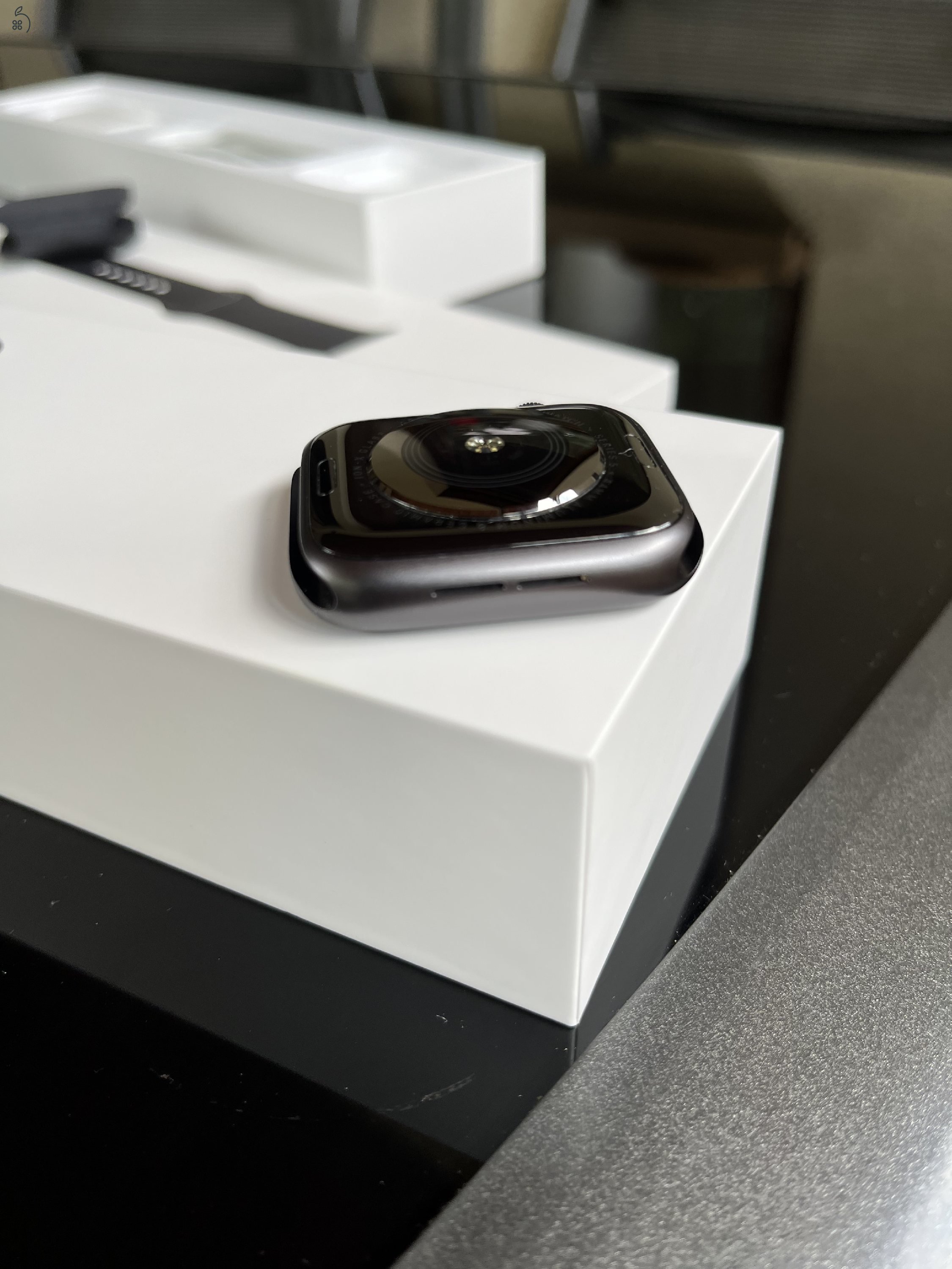 Apple Watch Series 5//44mm//Space gray//Aluminium case