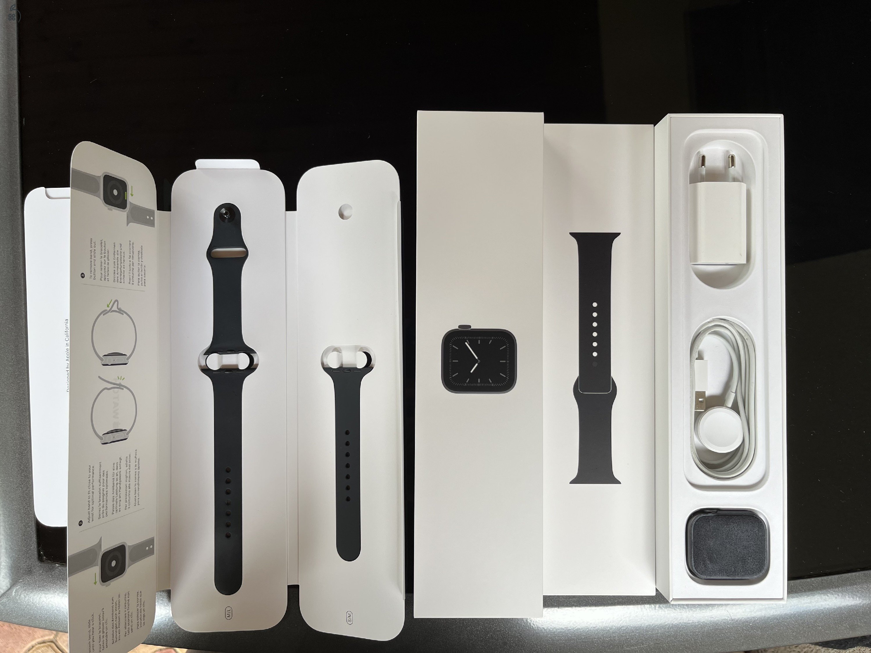 Apple Watch Series 5//44mm//Space gray//Aluminium case